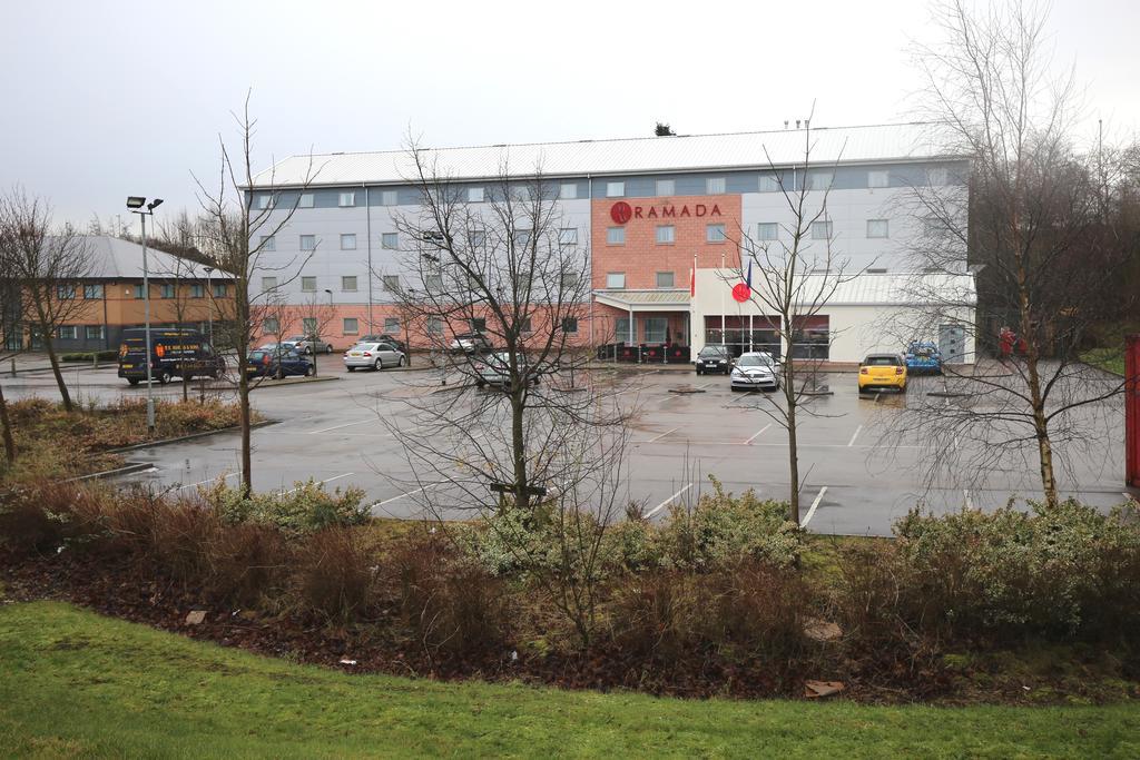 Ramada Wakefield Hotel Exterior foto