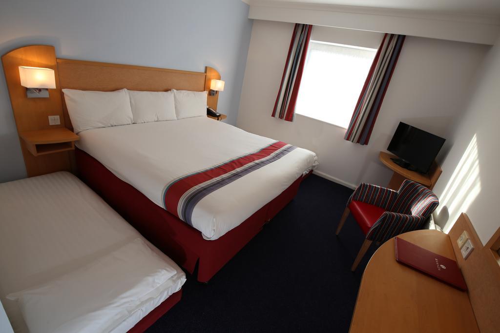 Ramada Wakefield Hotel Cameră foto