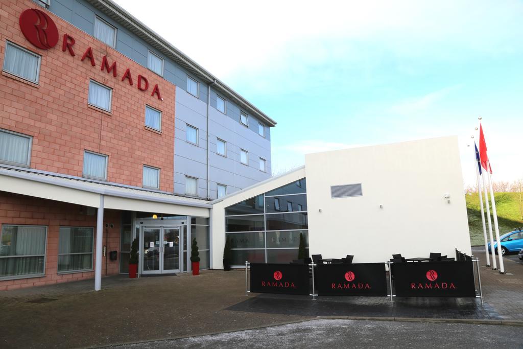 Ramada Wakefield Hotel Exterior foto