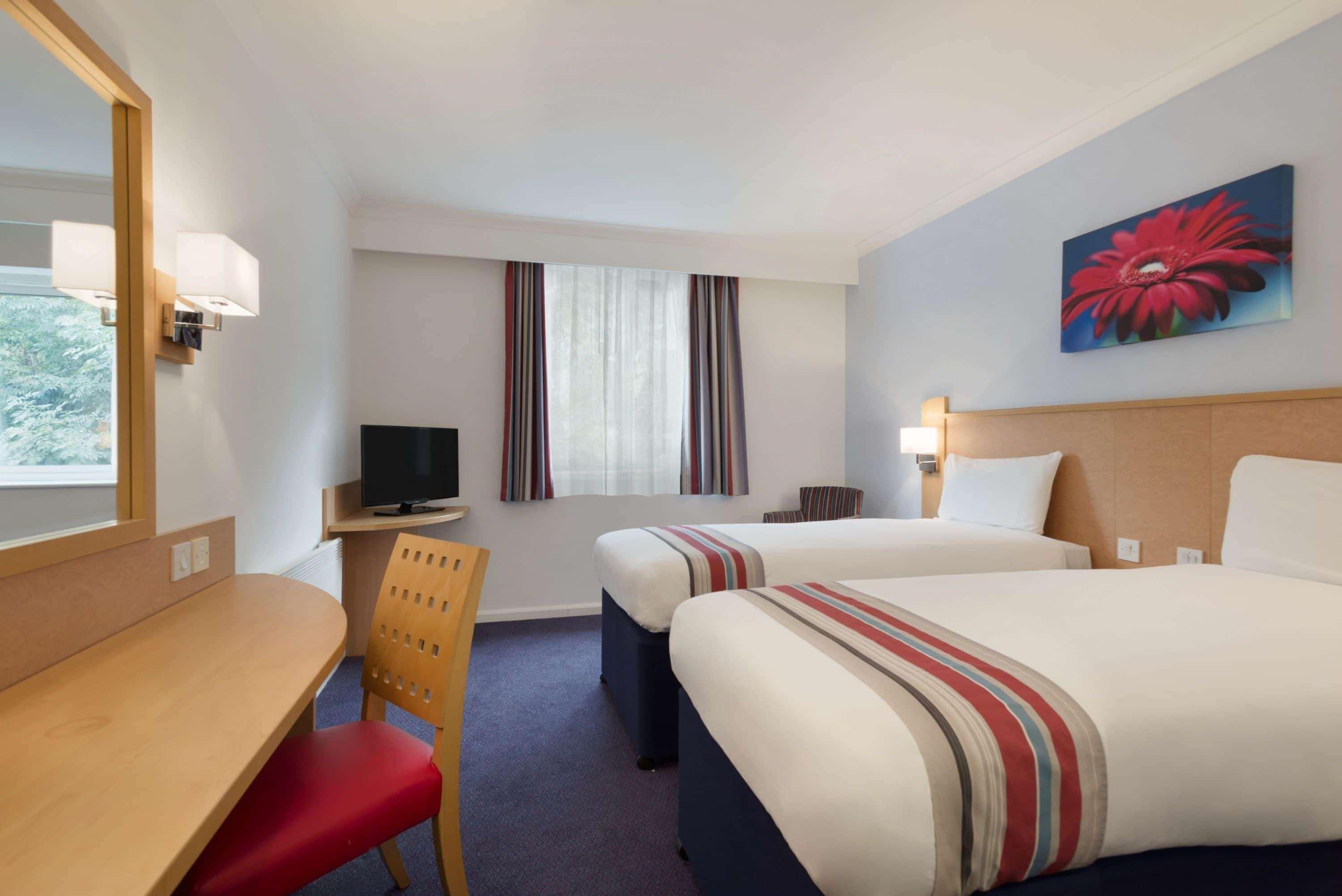 Ramada Wakefield Hotel Exterior foto